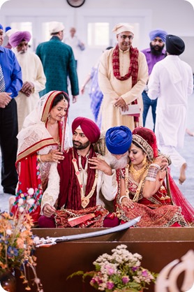 Sikh-Indian-wedding_Kelowna-Temple_Sparkling-Hill_194_by-Kevin-Trowbridge