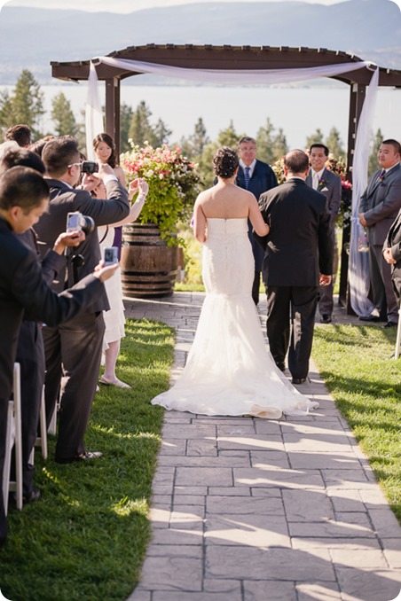 Traditional-Chinese-Tea-Ceremony-Summerhill-wedding-Kelowna-photographer_107_by-Kevin-Trowbridge