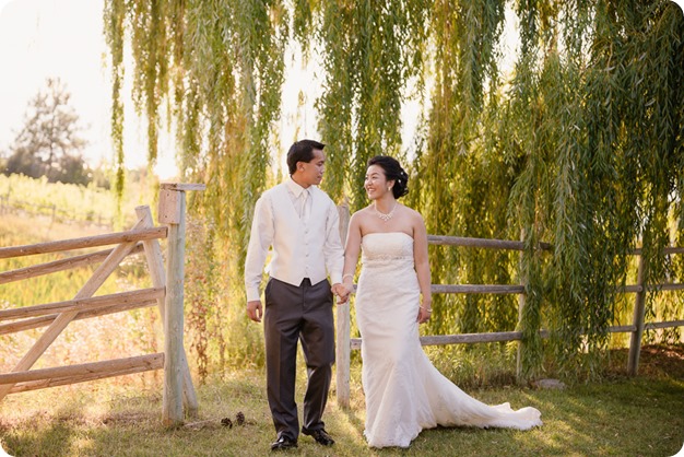 Traditional-Chinese-Tea-Ceremony-Summerhill-wedding-Kelowna-photographer_147_by-Kevin-Trowbridge