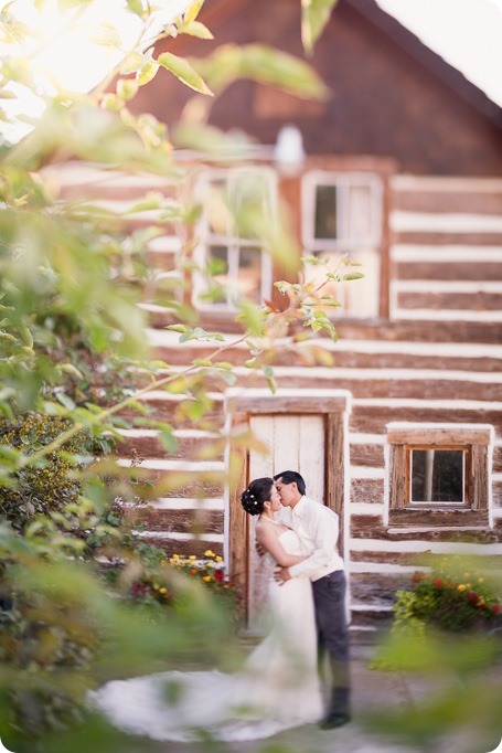 Traditional-Chinese-Tea-Ceremony-Summerhill-wedding-Kelowna-photographer_148_by-Kevin-Trowbridge