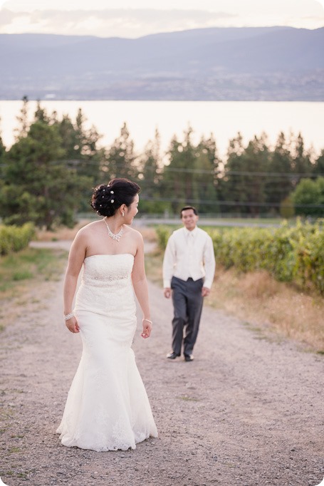 Traditional-Chinese-Tea-Ceremony-Summerhill-wedding-Kelowna-photographer_191_by-Kevin-Trowbridge