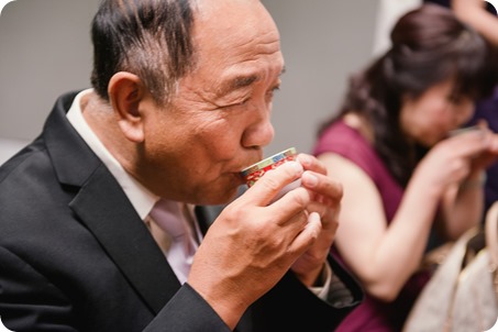 Traditional-Chinese-Tea-Ceremony-Summerhill-wedding-Kelowna-photographer_82_by-Kevin-Trowbridge