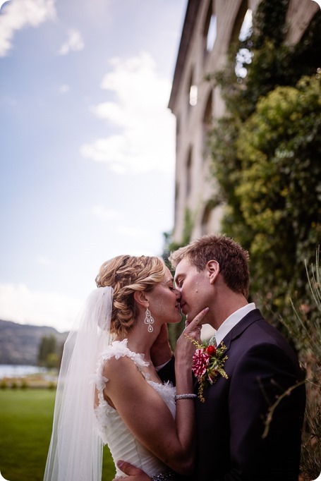 Kaleden-wedding_Linden-Gardens_vineyards-Okanagan-photographer_133123_by-Kevin-Trowbridge