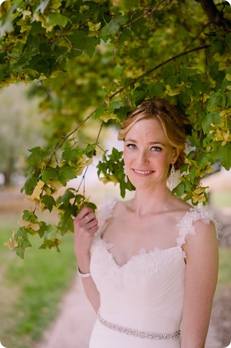 Kaleden-wedding_Linden-Gardens_vineyards-Okanagan-photographer_142627_by-Kevin-Trowbridge