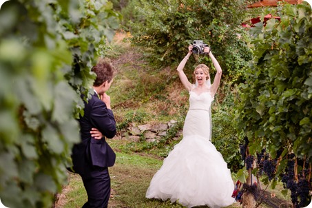 Kaleden-wedding_Linden-Gardens_vineyards-Okanagan-photographer_150005_by-Kevin-Trowbridge