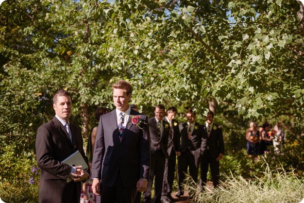 Kaleden-wedding_Linden-Gardens_vineyards-Okanagan-photographer_160223_by-Kevin-Trowbridge