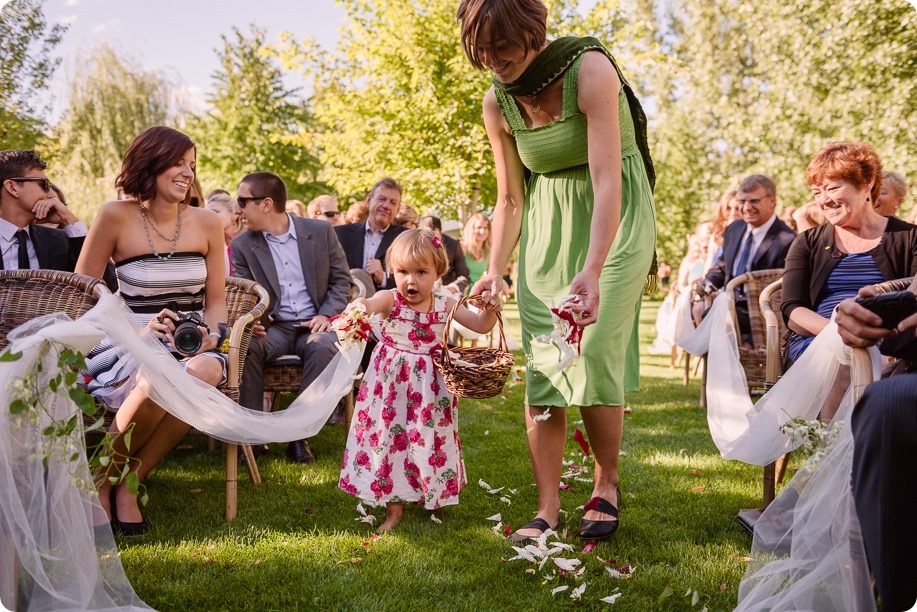 Kaleden-wedding_Linden-Gardens_vineyards-Okanagan-photographer_160427_by-Kevin-Trowbridge