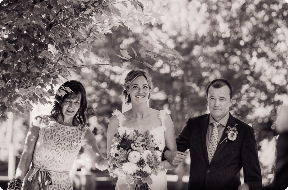 Kaleden-wedding_Linden-Gardens_vineyards-Okanagan-photographer_160628_by-Kevin-Trowbridge