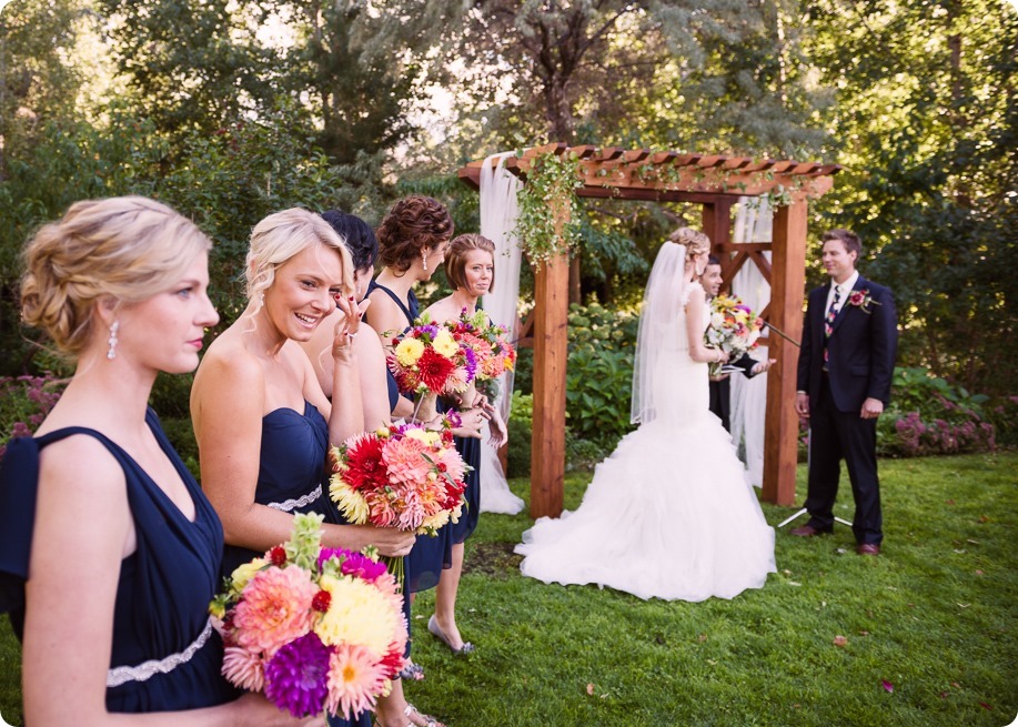 Kaleden-wedding_Linden-Gardens_vineyards-Okanagan-photographer_160724_by-Kevin-Trowbridge