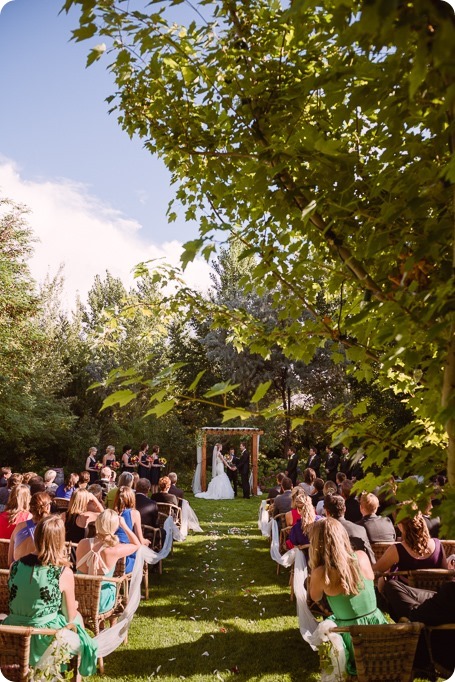 Kaleden-wedding_Linden-Gardens_vineyards-Okanagan-photographer_160920_by-Kevin-Trowbridge