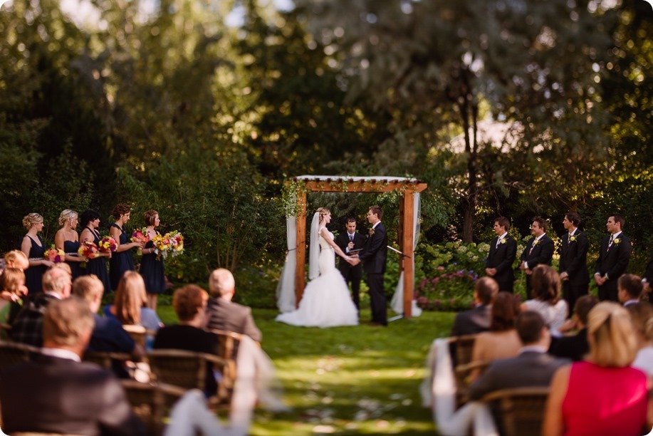 Kaleden-wedding_Linden-Gardens_vineyards-Okanagan-photographer_162733_by-Kevin-Trowbridge