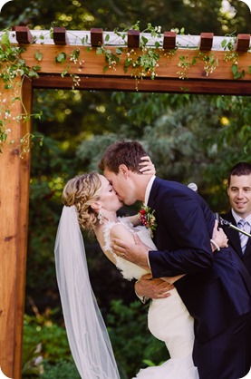 Kaleden-wedding_Linden-Gardens_vineyards-Okanagan-photographer_162941_by-Kevin-Trowbridge