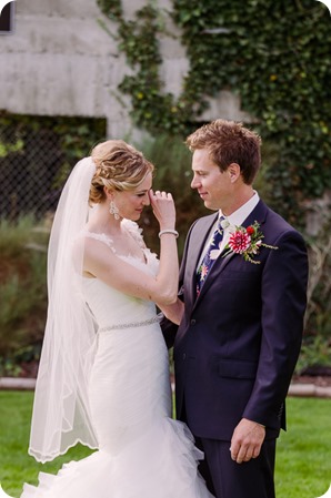 Kaleden-wedding_Linden-Gardens_vineyards-Okanagan-photographer__131354_by-Kevin-Trowbridge