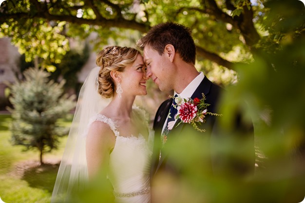 Kaleden-wedding_Linden-Gardens_vineyards-Okanagan-photographer__131918_by-Kevin-Trowbridge