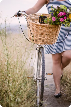 Kelowna-engagement-session_coffee-Knox-Mountain-cruiser-bikes_Okanagan-photographer_141_by-Kevin-Trowbridge