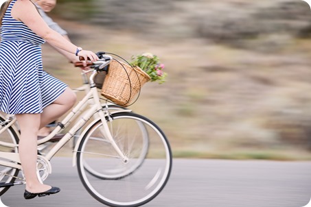 Kelowna-engagement-session_coffee-Knox-Mountain-cruiser-bikes_Okanagan-photographer_143_by-Kevin-Trowbridge