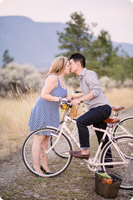 Kelowna-engagement-session_coffee-Knox-Mountain-cruiser-bikes_Okanagan-photographer_88_by-Kevin-Trowbridge