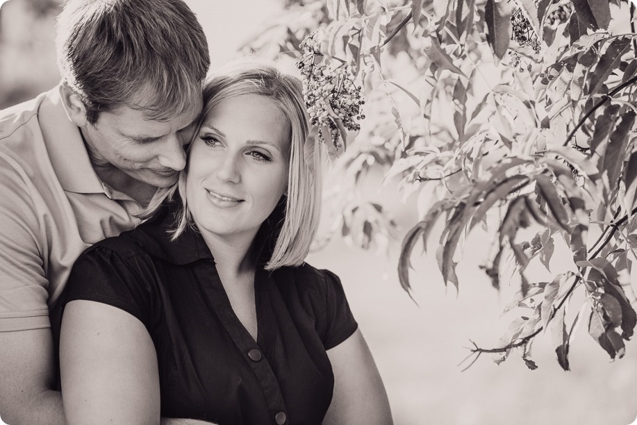 Kelowna-engagement-session_lake-dog-portraits_Okanagan-photographer_31_by-Kevin-Trowbridge