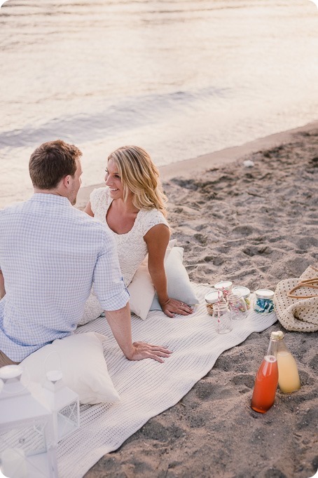 Kelowna-wedding-photographer_Okanagan engagement session_Kal beach_44256_by-Kevin-Trowbridge