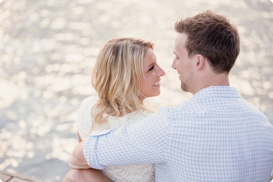 Kelowna-wedding-photographer_Okanagan engagement session_Kal beach_88650_by-Kevin-Trowbridge