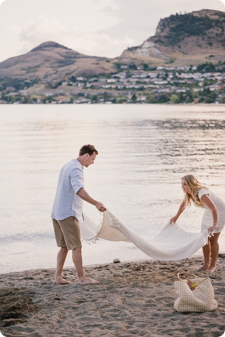 Kelowna-wedding-photographer_Okanagan engagement session_Kal beach_88726_by-Kevin-Trowbridge