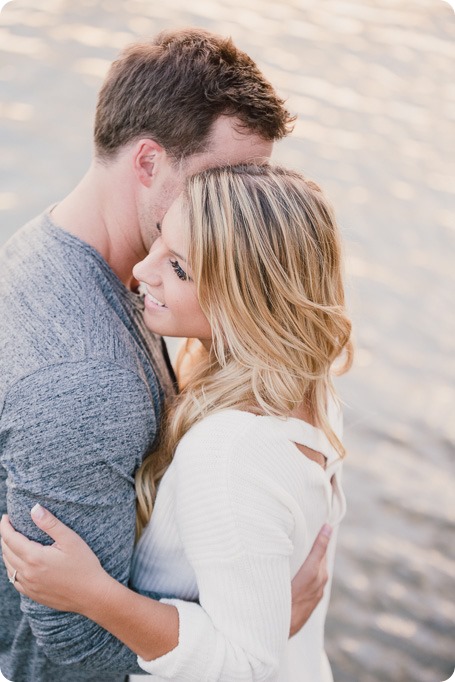 Kelowna-wedding-photographer_Okanagan engagement session_Kal beach_89320_by-Kevin-Trowbridge