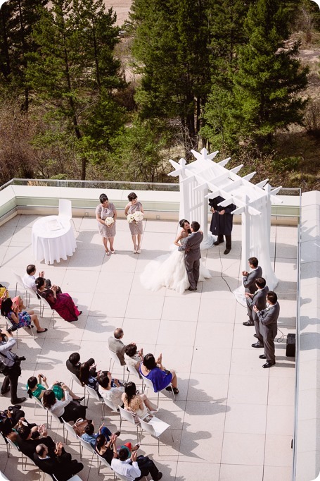 Sparkling-Hill-wedding_glamourous-crystal-decor_Lazaro-bridal-gown_114_by-Kevin-Trowbridge
