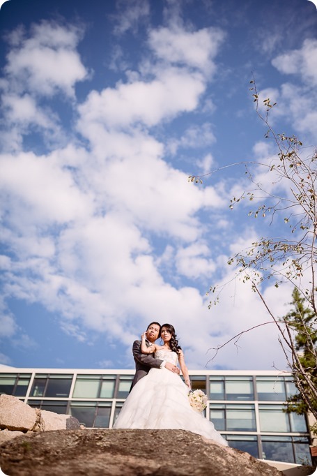 Sparkling-Hill-wedding_glamourous-crystal-decor_Lazaro-bridal-gown_157_by-Kevin-Trowbridge