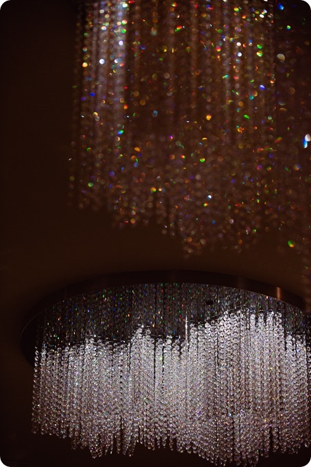 Sparkling-Hill-wedding_glamourous-crystal-decor_Lazaro-bridal-gown_178_by-Kevin-Trowbridge