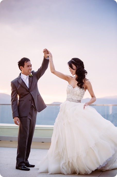 Sparkling-Hill-wedding_glamourous-crystal-decor_Lazaro-bridal-gown_186_by-Kevin-Trowbridge