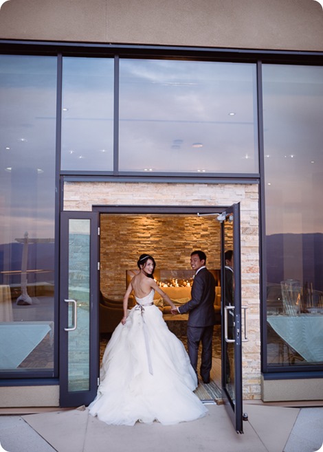 Sparkling-Hill-wedding_glamourous-crystal-decor_Lazaro-bridal-gown_191_by-Kevin-Trowbridge