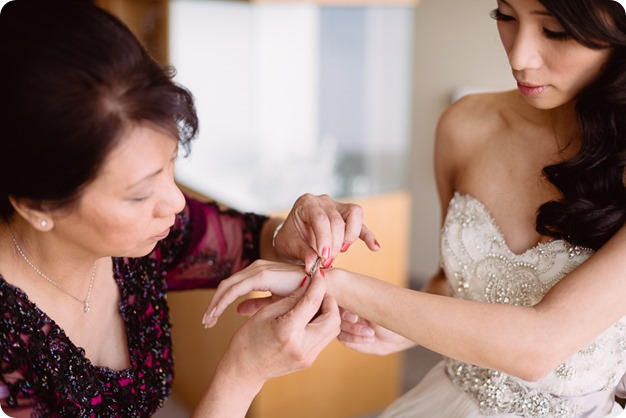 Sparkling-Hill-wedding_glamourous-crystal-decor_Lazaro-bridal-gown_35_by-Kevin-Trowbridge