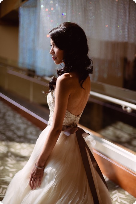 Sparkling-Hill-wedding_glamourous-crystal-decor_Lazaro-bridal-gown_49_by-Kevin-Trowbridge