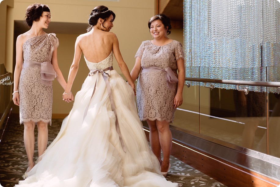 Sparkling-Hill-wedding_glamourous-crystal-decor_Lazaro-bridal-gown_51_by-Kevin-Trowbridge
