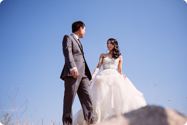 Sparkling-Hill-wedding_glamourous-crystal-decor_Lazaro-bridal-gown_57_by-Kevin-Trowbridge