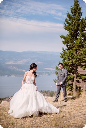 Sparkling-Hill-wedding_glamourous-crystal-decor_Lazaro-bridal-gown_61_by-Kevin-Trowbridge