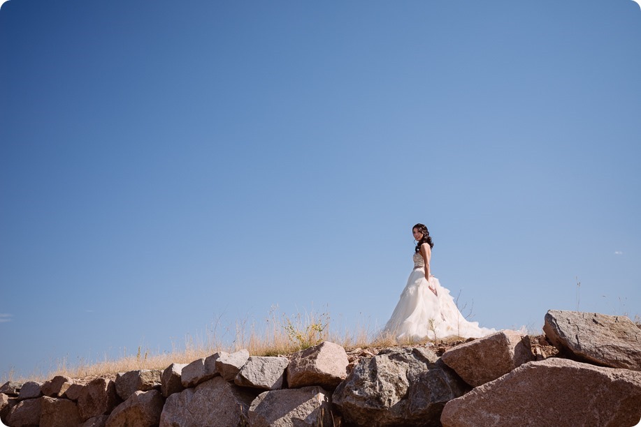 Sparkling-Hill-wedding_glamourous-crystal-decor_Lazaro-bridal-gown_63_by-Kevin-Trowbridge
