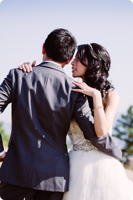 Sparkling-Hill-wedding_glamourous-crystal-decor_Lazaro-bridal-gown_67_by-Kevin-Trowbridge