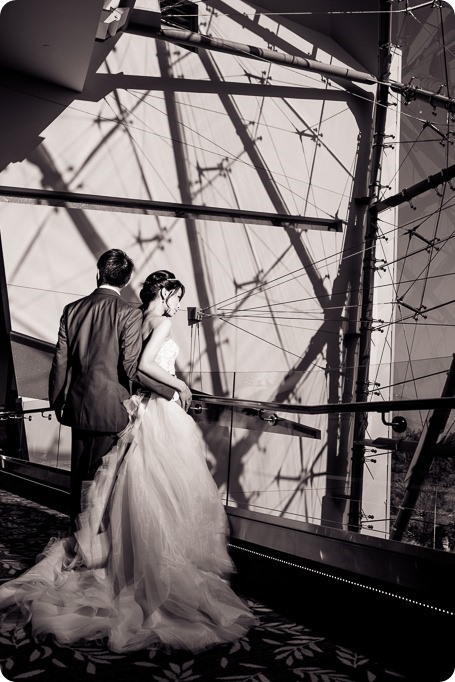 Sparkling-Hill-wedding_glamourous-crystal-decor_Lazaro-bridal-gown_72_by-Kevin-Trowbridge