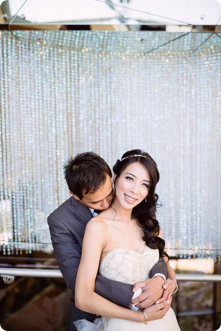 Sparkling-Hill-wedding_glamourous-crystal-decor_Lazaro-bridal-gown_73_by-Kevin-Trowbridge
