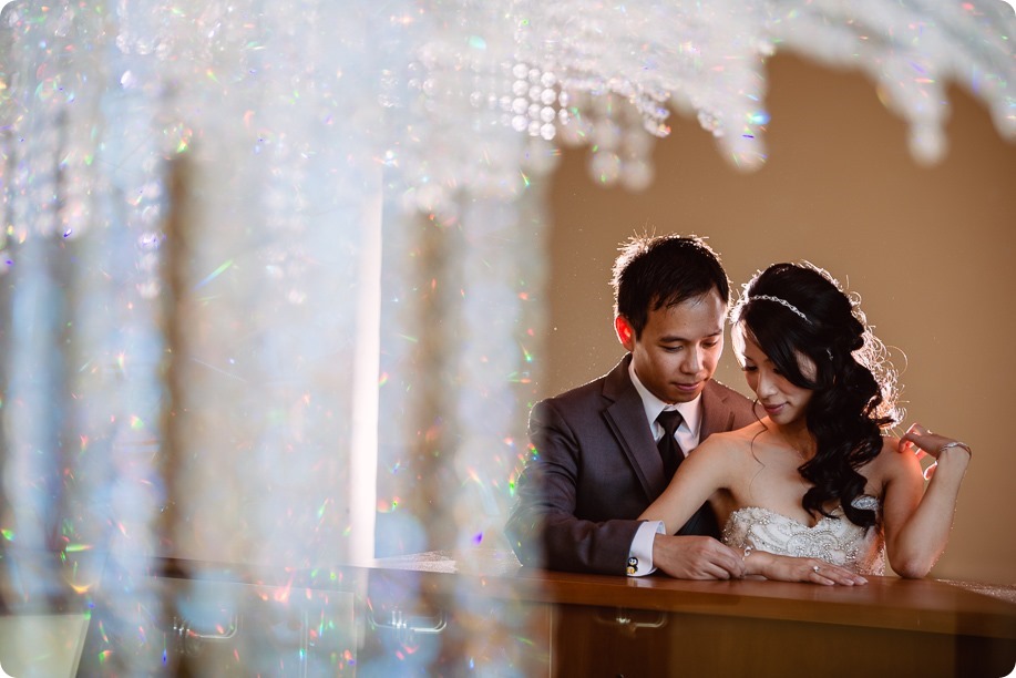 Sparkling-Hill-wedding_glamourous-crystal-decor_Lazaro-bridal-gown_75_by-Kevin-Trowbridge
