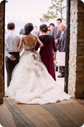 Sparkling-Hill-wedding_glamourous-crystal-decor_Lazaro-bridal-gown_93_by-Kevin-Trowbridge