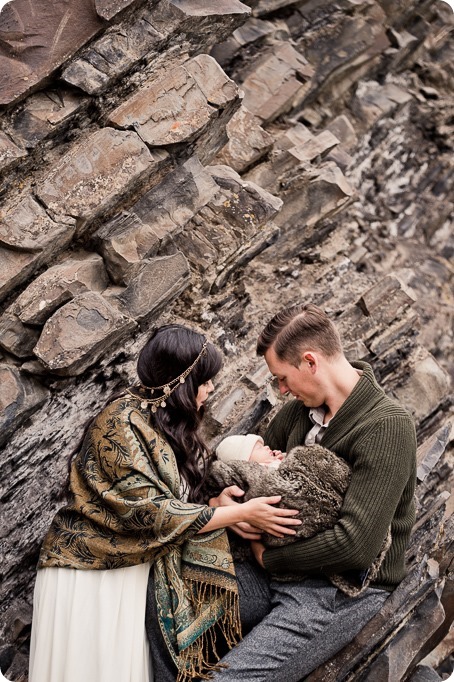 Banff-portraits_moss-forest_Fairmont-bohemian-family-session-newborn_02_by-Kevin-Trowbridge