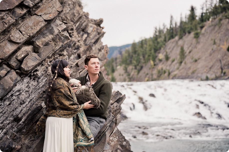 Banff-portraits_moss-forest_Fairmont-bohemian-family-session-newborn_03_by-Kevin-Trowbridge