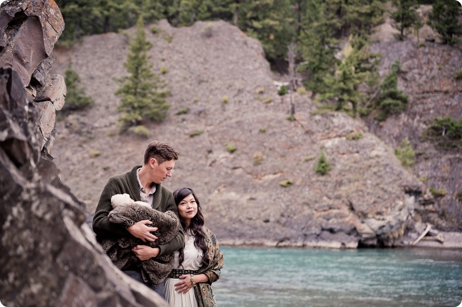 Banff-portraits_moss-forest_Fairmont-bohemian-family-session-newborn_05_by-Kevin-Trowbridge