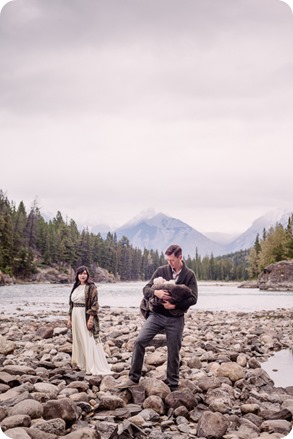 Banff-portraits_moss-forest_Fairmont-bohemian-family-session-newborn_10_by-Kevin-Trowbridge