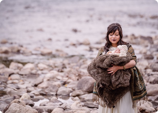 Banff-portraits_moss-forest_Fairmont-bohemian-family-session-newborn_12_by-Kevin-Trowbridge