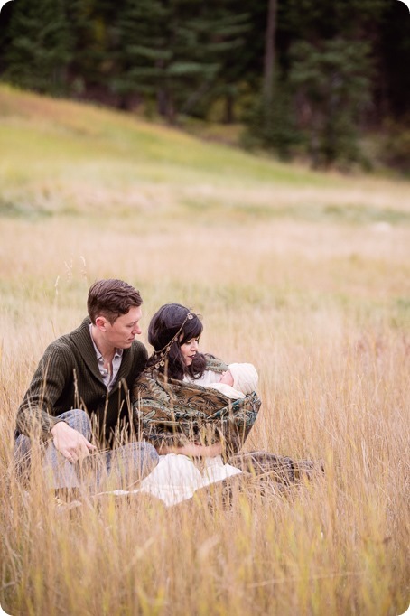 Banff-portraits_moss-forest_Fairmont-bohemian-family-session-newborn_17_by-Kevin-Trowbridge