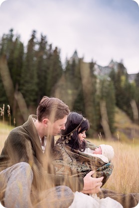 Banff-portraits_moss-forest_Fairmont-bohemian-family-session-newborn_18_by-Kevin-Trowbridge