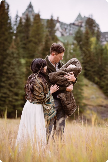 Banff-portraits_moss-forest_Fairmont-bohemian-family-session-newborn_27_by-Kevin-Trowbridge